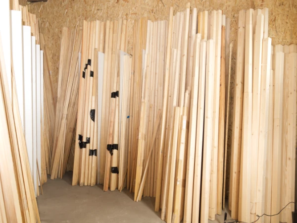 Dzia艂 z k膮townikami 艣wierkowymi heblowanymi w sklepie stacjonarnym ABC Drewno Krak贸w.