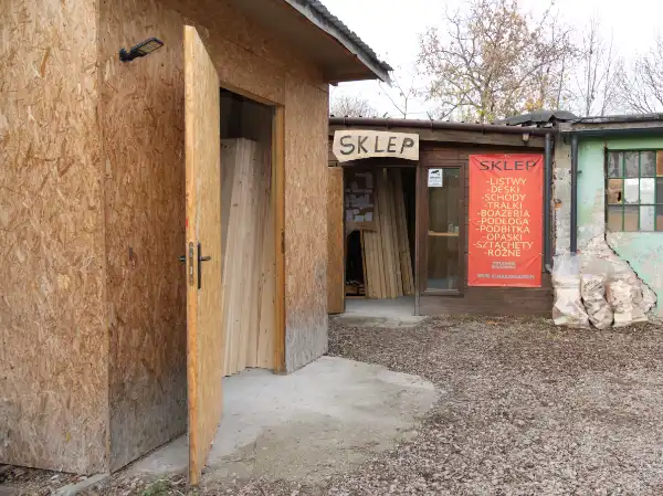 Wn臋trze sklepu ABC Drewno Krak贸w.